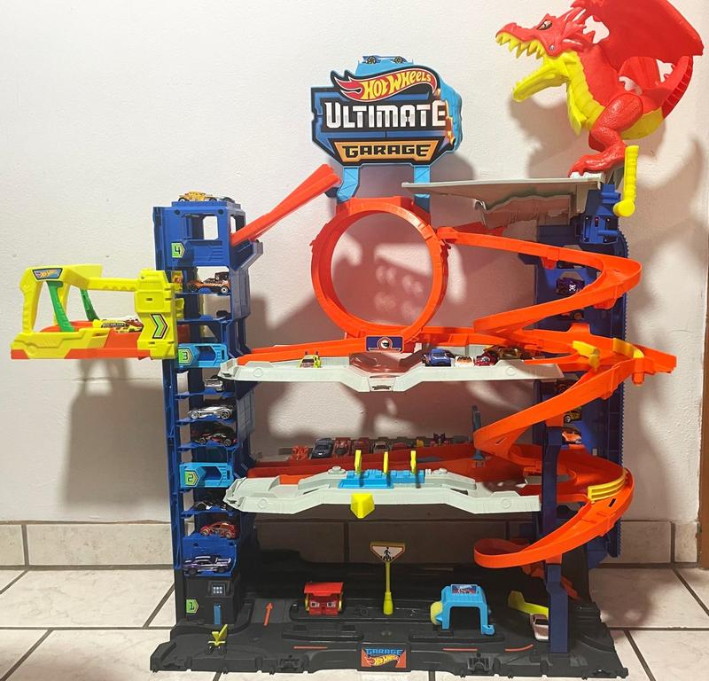 Hot Wheels City Ultimate Garage Playset with 2 Die-Cast Cars, Toy