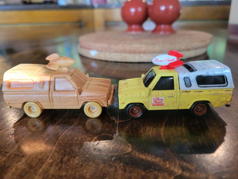 Hot Wheels Premium Disney 100 Bundle, 5 Premium Replica Die