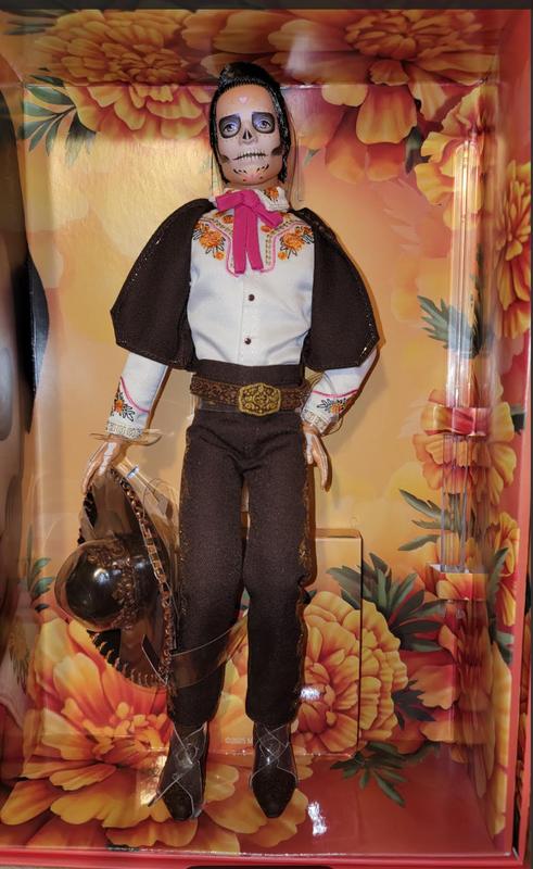 Full body with blouse detail