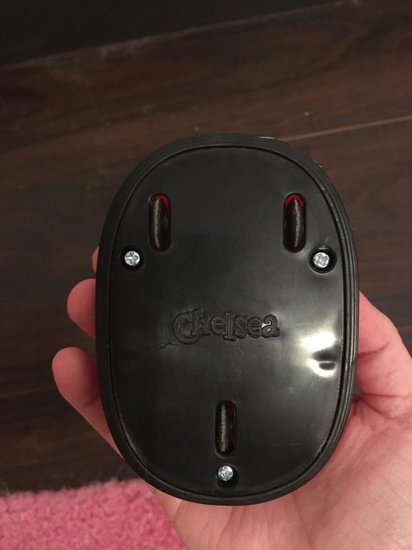 3 wheels on the bottom of the car