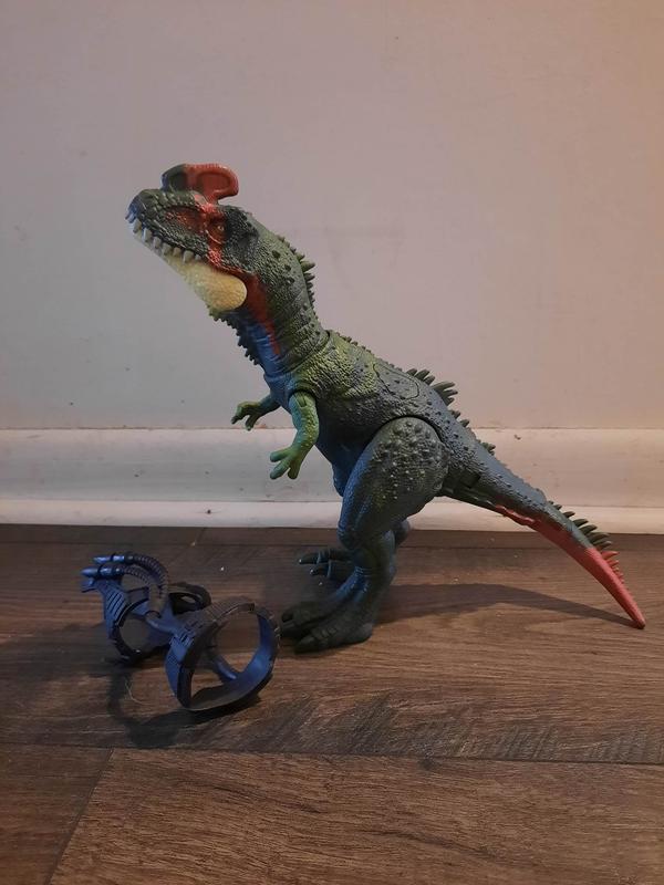 JURASSIC WORLD GIGANTIC TRACKERS Assortment