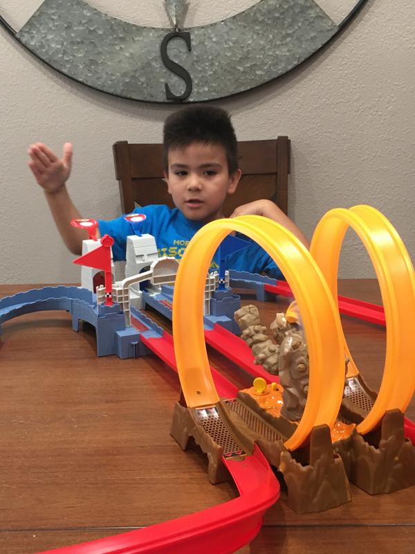 Hot Wheels Mario Kart Bowser's Castle Chaos Playset sites.unimi.it