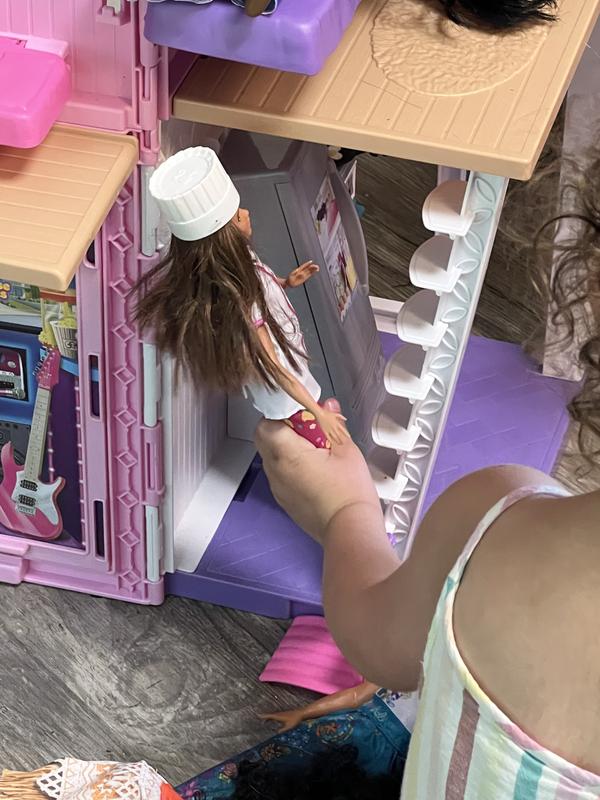 Checking out her new home