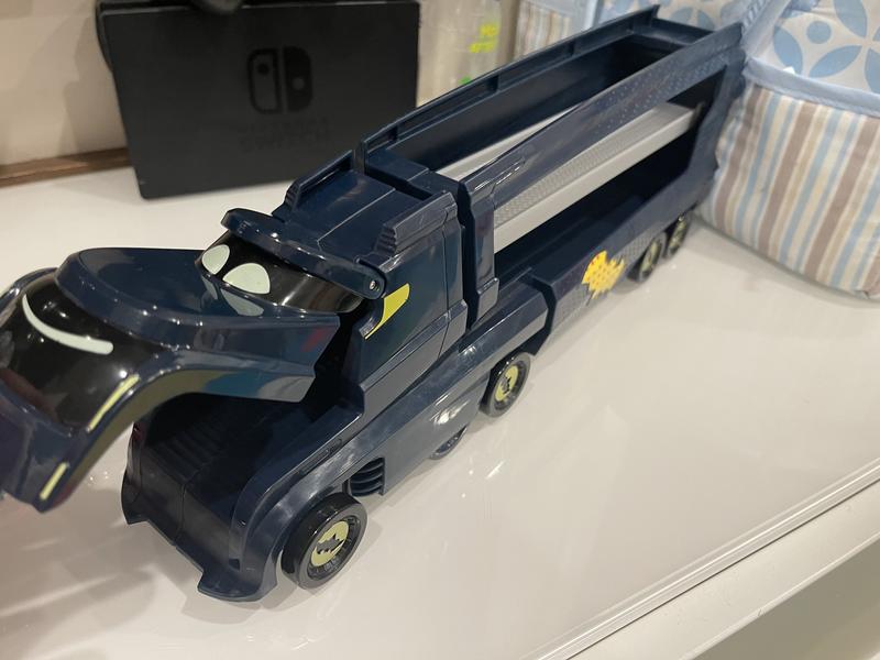  Fisher-Price DC Batwheels Toy Hauler and Car, Bat-Big Rig with  Ramp and Bam The Batmobile 1:55 Scale Diecast Toy Vehicle, Ages 3+ Years :  Toys & Games