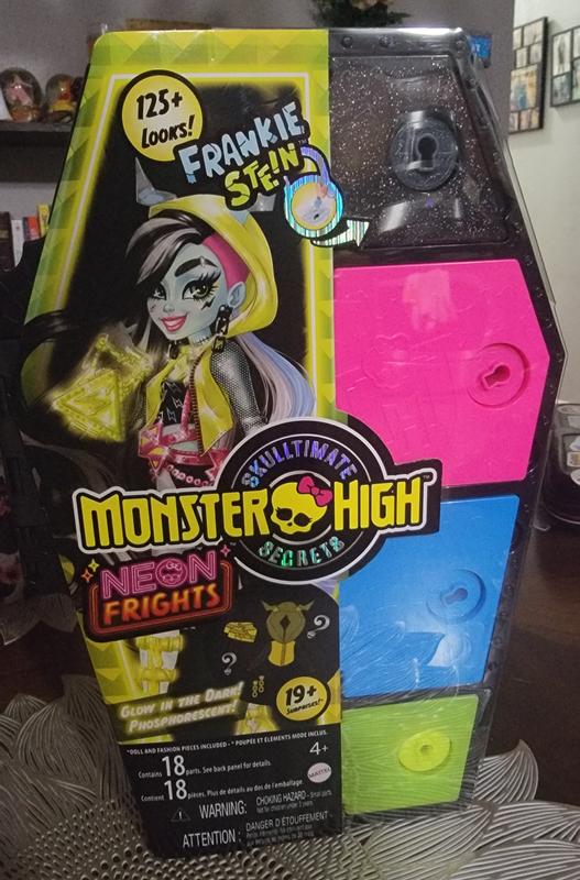 2023 Mattel Monster High Skulltimate NEON FRIGHTS FRANKIE STEIN