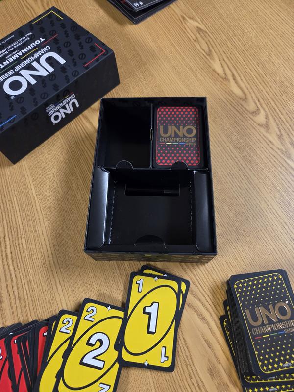 Customer photo for "Step your UNO tournament play with this set"