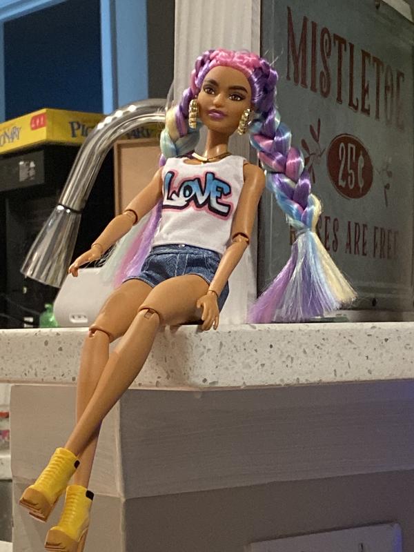 Fashion doll mattel barbie extra look da neve