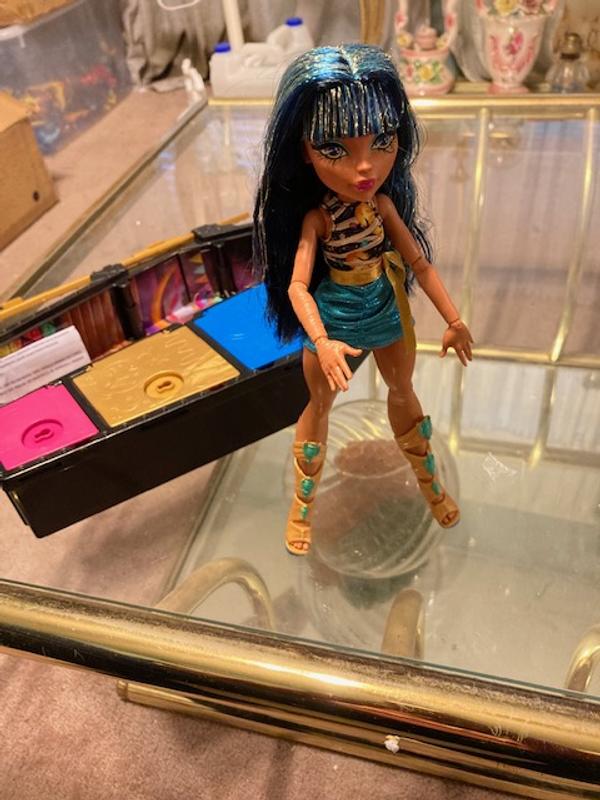 Monster High Doll and Fashion Set, Cleo De Nile with Dress-Up Locker and  19+ Surprises, Skulltimate Secrets,Black