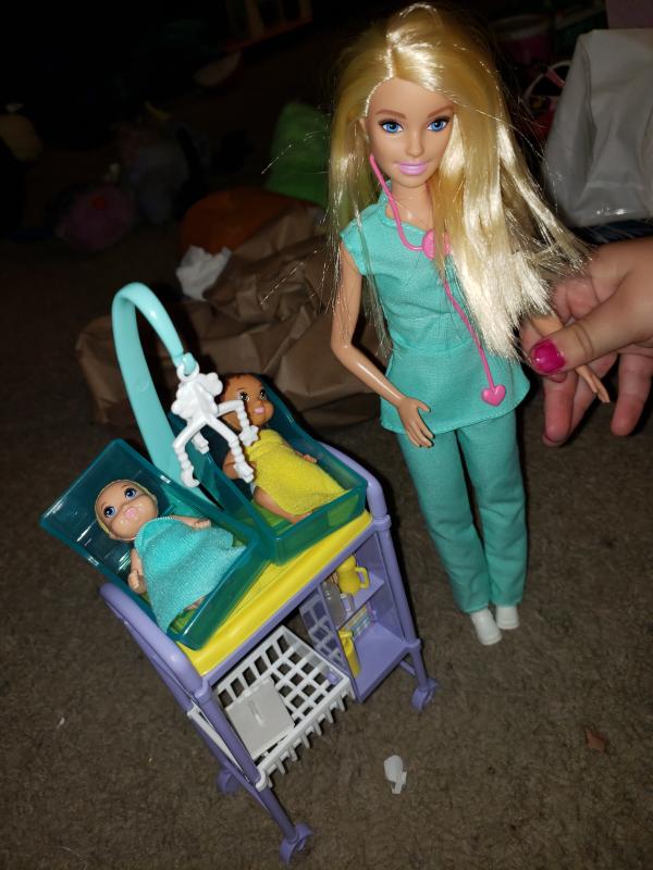 Barbie nurse with online babies