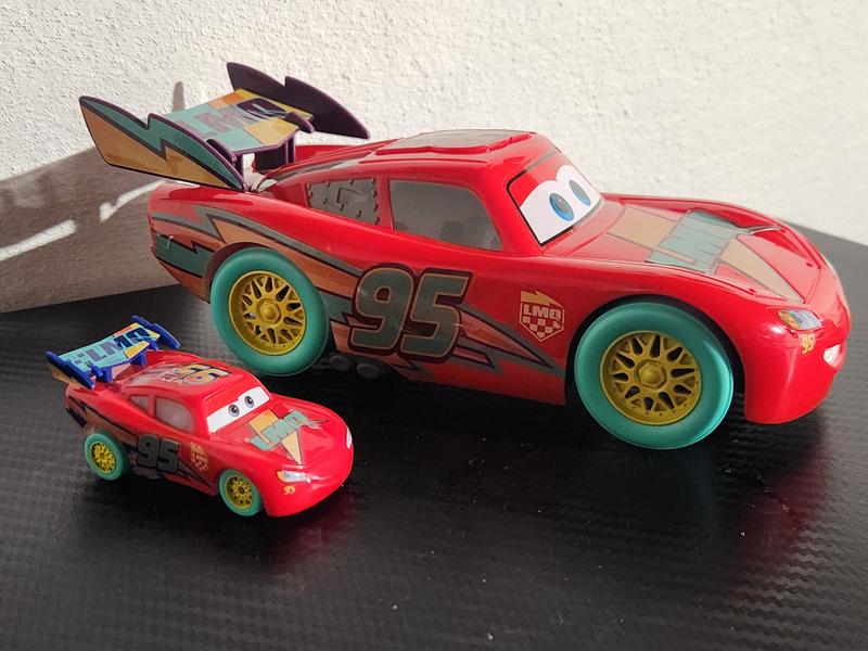 Customer photo for "Lightning mcqueen kachow"