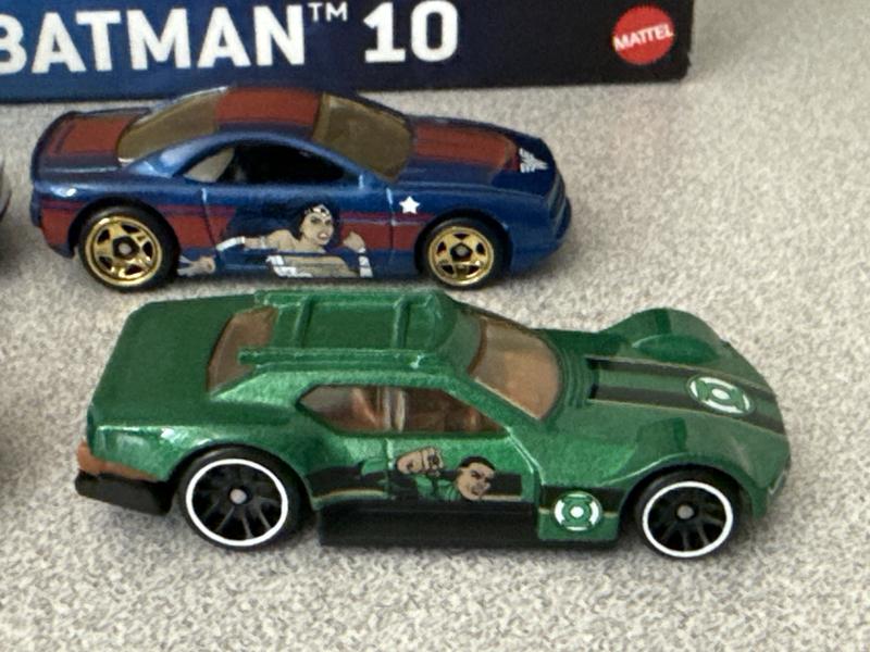 Customer photo for "Batman 10 Hot Wheels Silver Series Super Cool Cars"