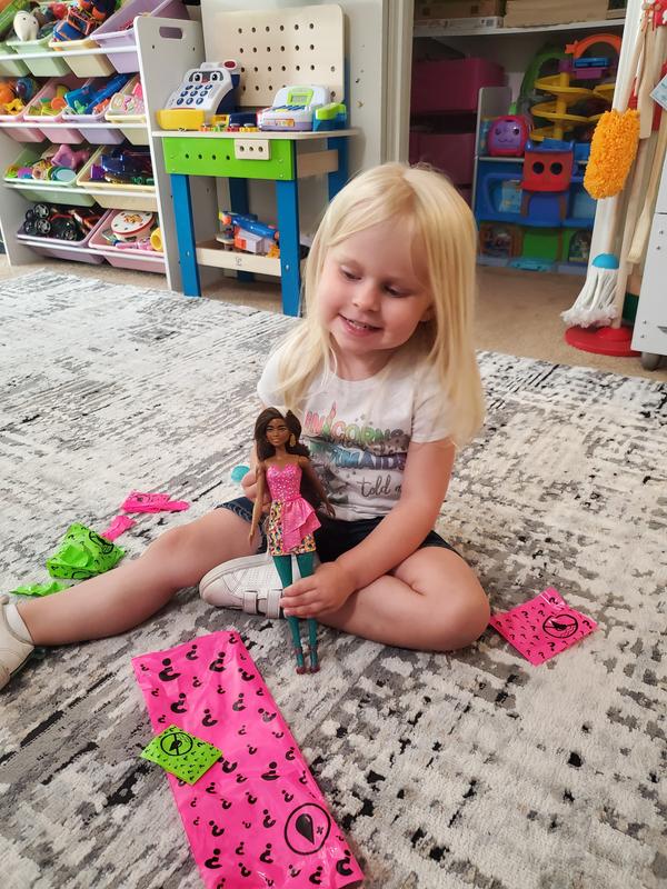 Barbie's cute outfit!