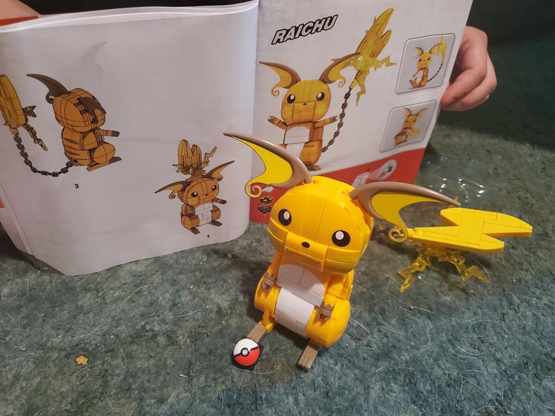 MEGA Pokémon Build And Show Pikachu Evolution Trio