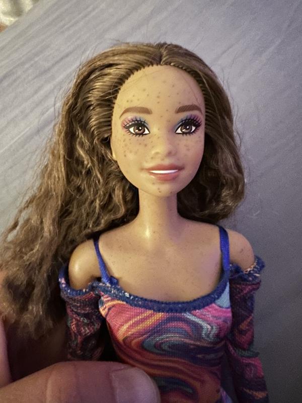 Barbie Fashionistas Doll Brunette with Freckles MATTEL