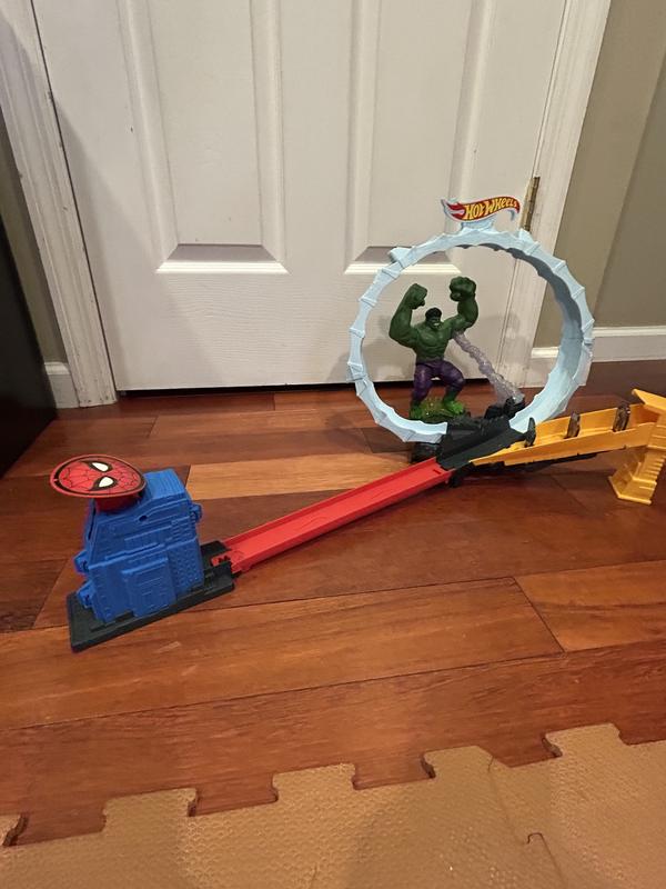 Customer photo for "Hot wheels Spider-man & Hulk track"