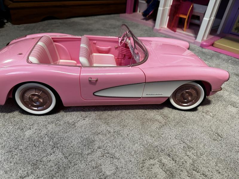 Coche coleccionable Barbie la película, Corvette rosa descapotable - HPK02  BarbiePedia