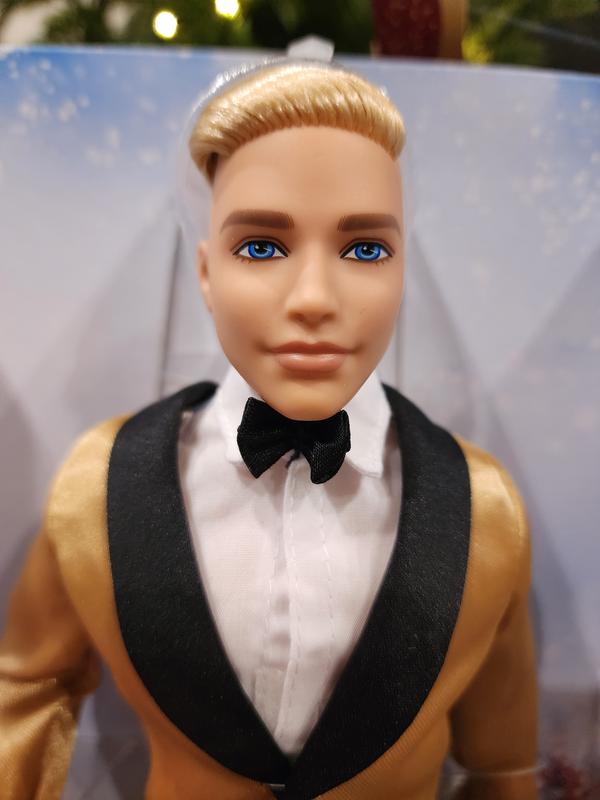 Upclose to show Ken's detailed face