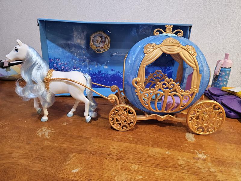 Side view of horse and carriage