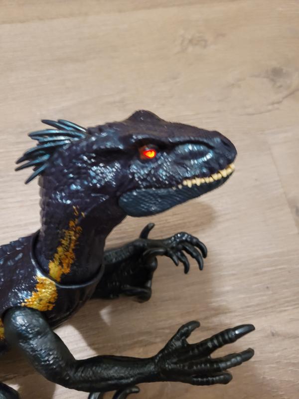 Jurassic World Traque et Attaque Figurine Indoraptor