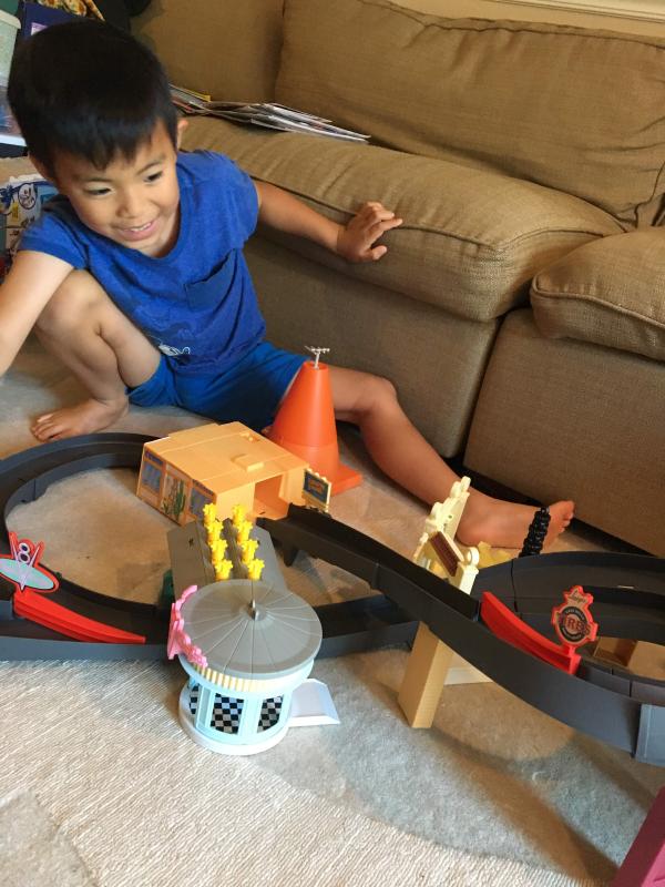 race around radiator springs playset