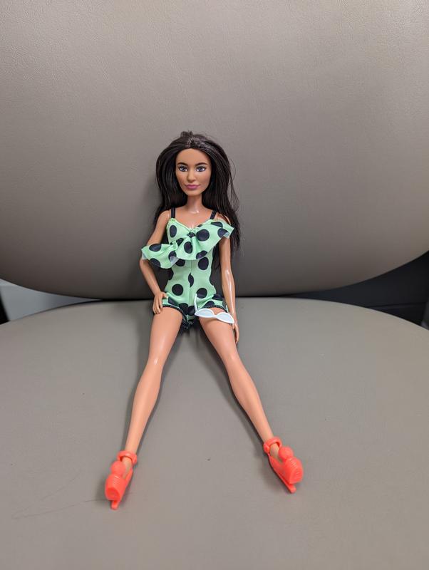 Barbie Fashionistas Doll with Brunette Hair, Green Polka Dot Romper, Orange  Heels & Sunglasses