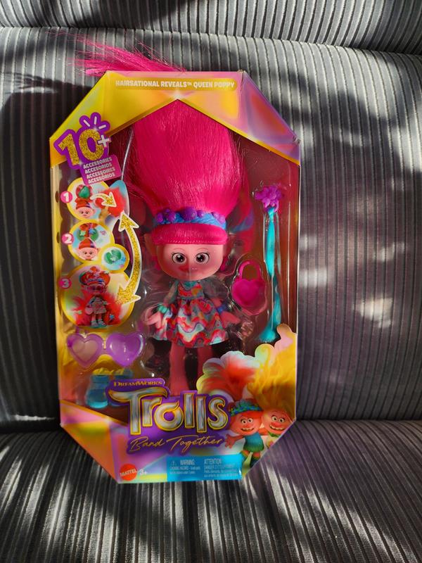 DreamWorks Trolls Band Together Mount Rageous Playset with Queen Poppy  Small Doll & 25+ Accessories