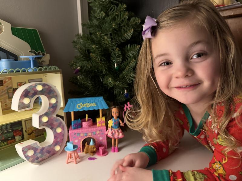 Customer carousel item 11.