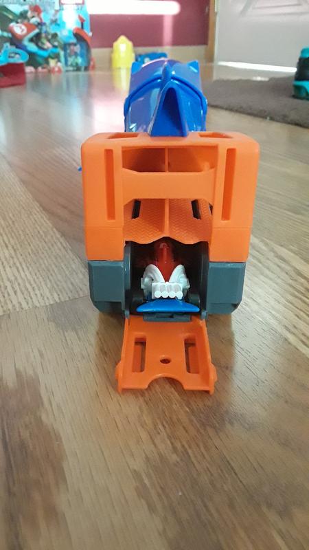 shark chomp transporter