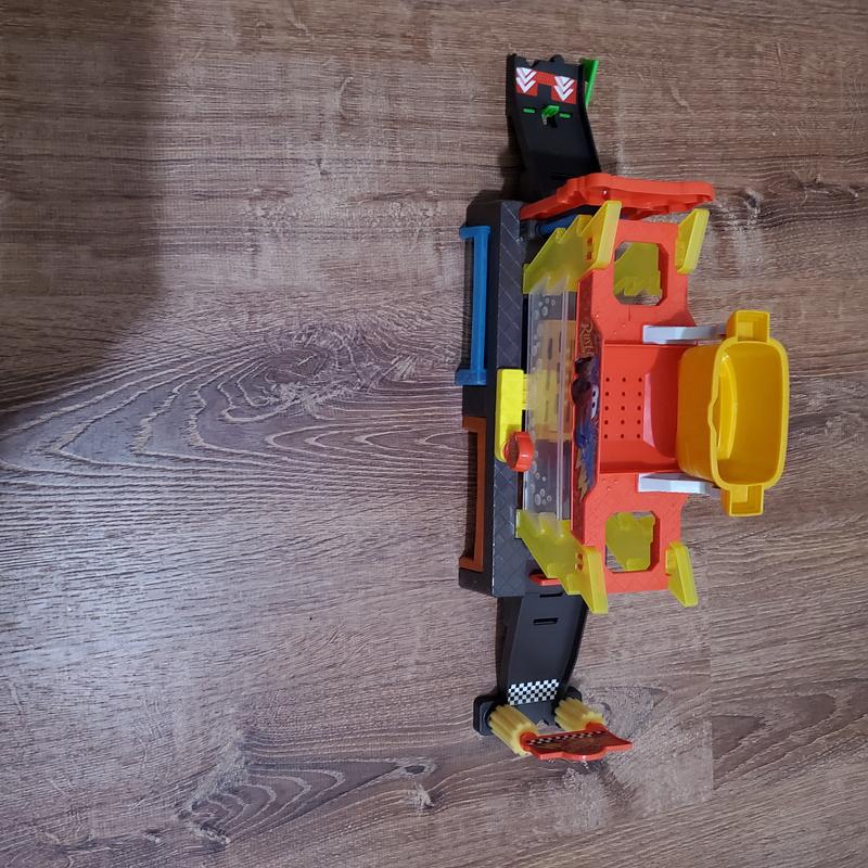 Customer carousel item 11.