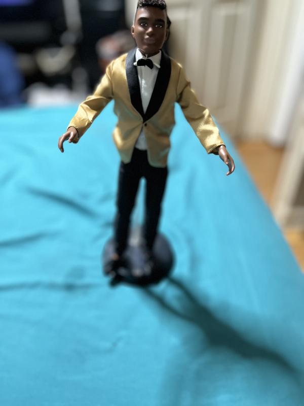 Ken on his stand chilling vibing out