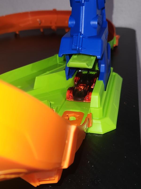 Customer photo for "Hit stunt track"