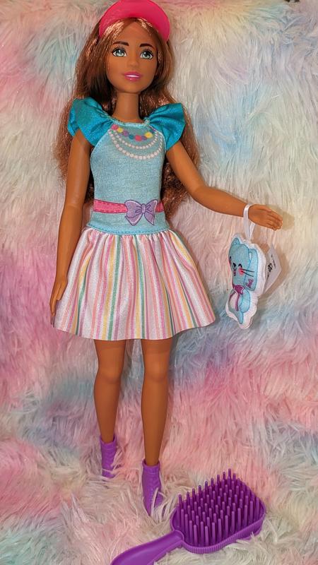 Fully dressed & accessorized Barbie with amazing new hair brush!