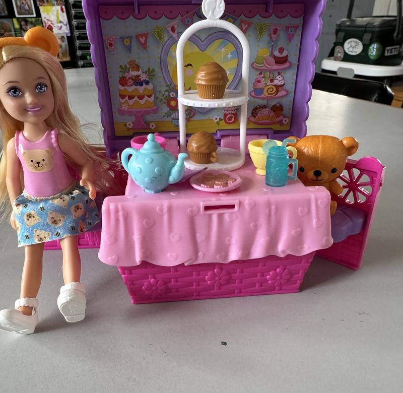 Customer carousel item 6.