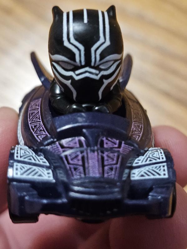 Both car and driver have great detail