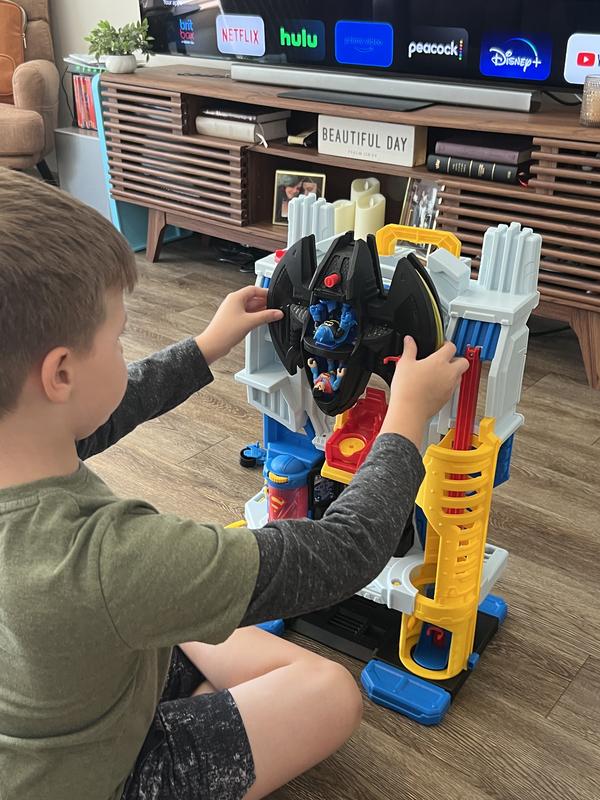 Tall with a detachable Bat Jet!