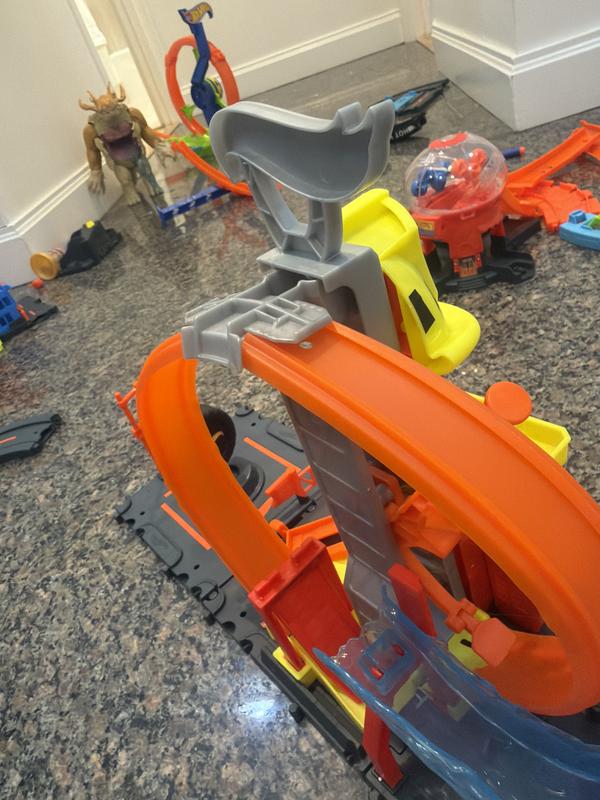 Pieces do not stay in place pop out