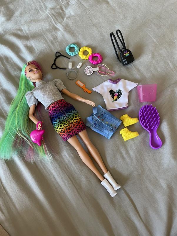 Stylish doll with accessories.