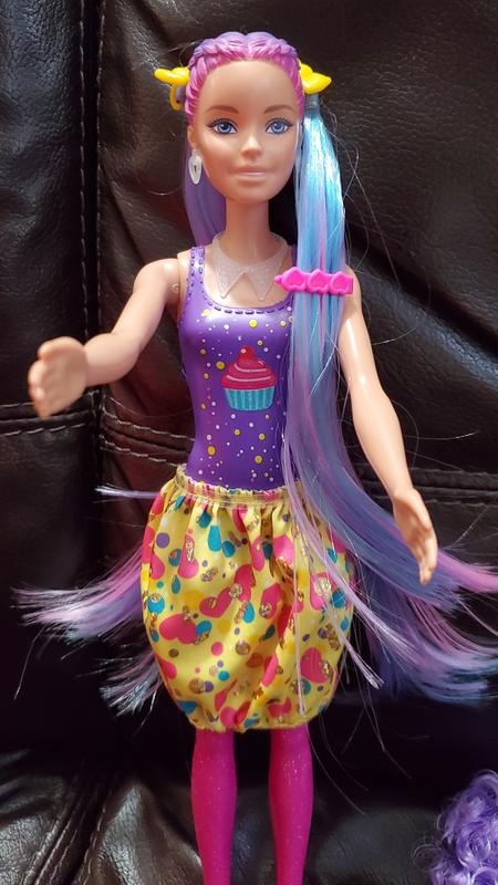  Barbie Color Reveal Glitter! Hair Swaps Doll, Glittery Blue  with 25 Hairstyling & Party-Themed Surprises Including 10 Plug-in Hair  Pieces, Gift for Kids 3 Years Old & Up : Barbie: Toys