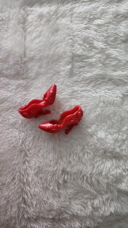 Customer carousel item 12.