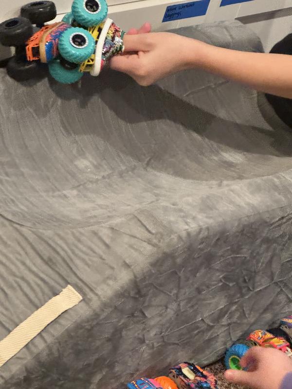 Thumb hole helps maneuver