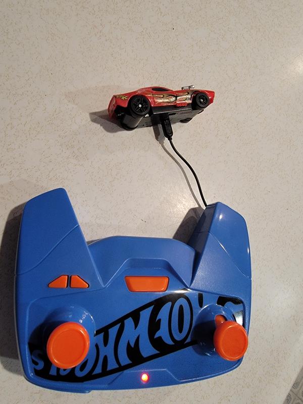 Hot Wheels RC voiture télécommandée Rodger Dodger échelle 1:64 compatible  avec les circuits et pistes orange, jouet pour enfant dès 5 ans, GWB73 en  destockage et reconditionné chez DealBurn