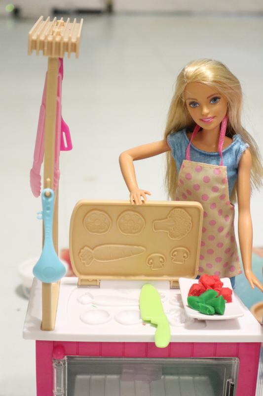 Barbie kitchen play online doh