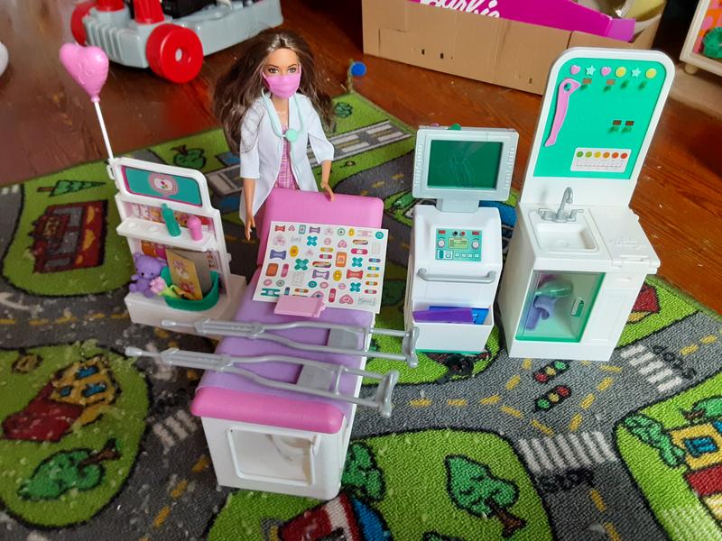 Barbie discount doctor clinic