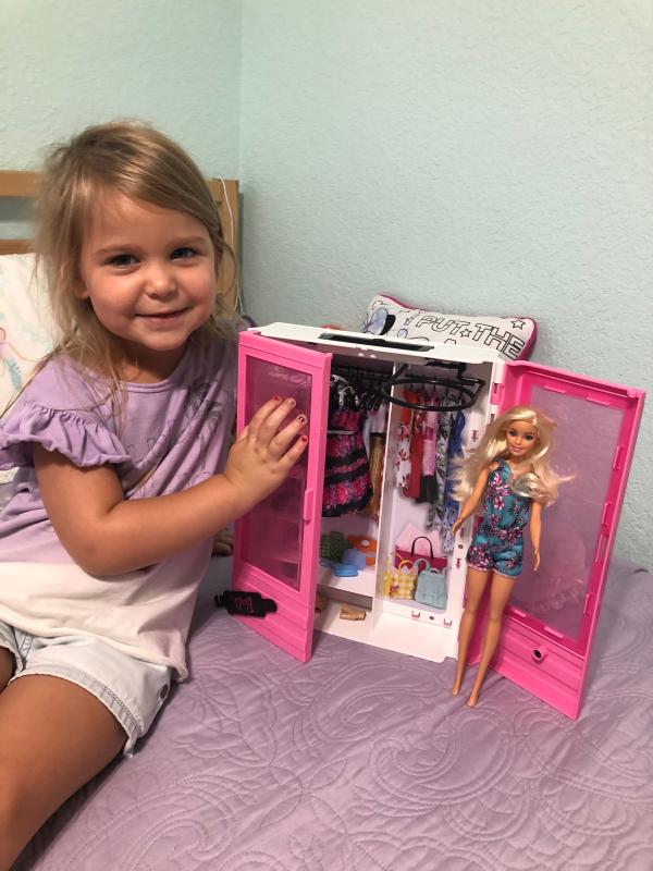 Barbie Fashionistas Ultimate Closet Portable Fashion Toy with Doll,  Clothing, Accessories and Hangers, Gift for 3 to 8 Year Olds