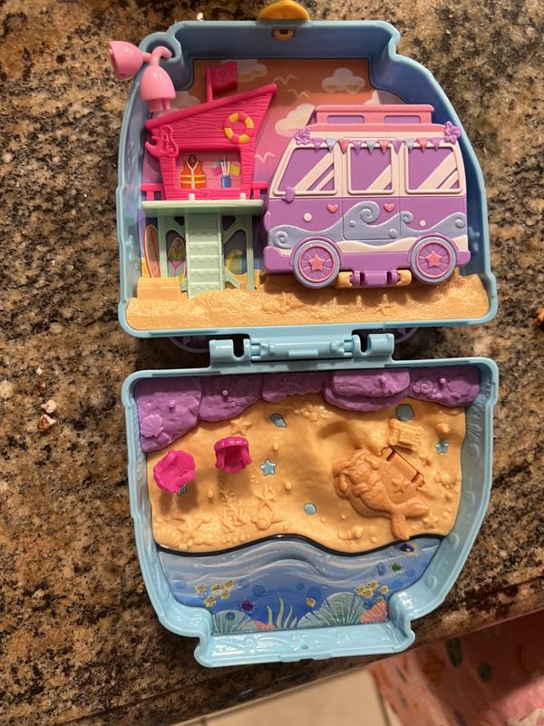 Opening the set. Everything in this picture is “bolted down” and not moveable.