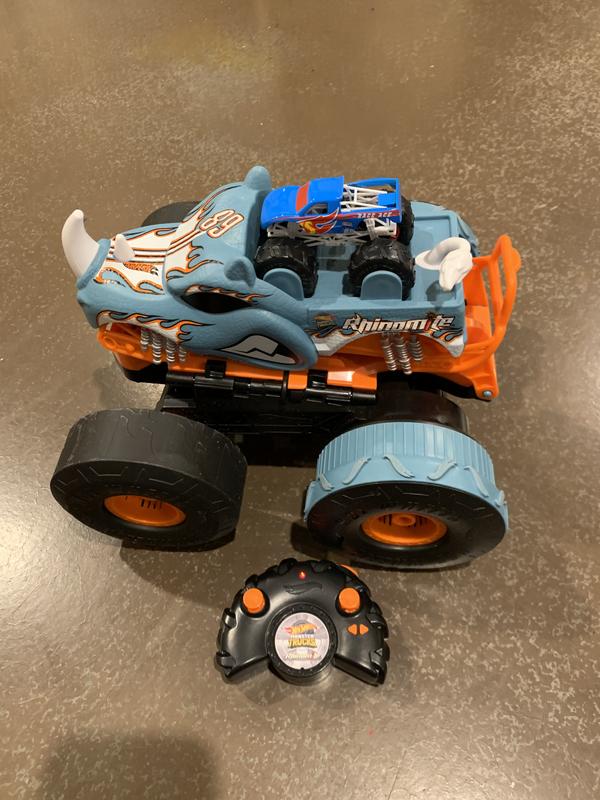 Truck with controller