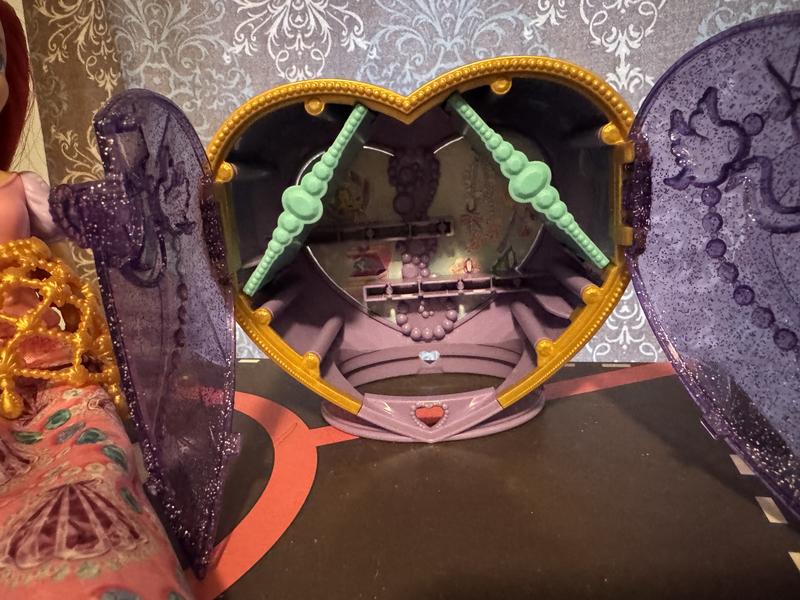 Customer photo for "Ariel is so pretty!!"