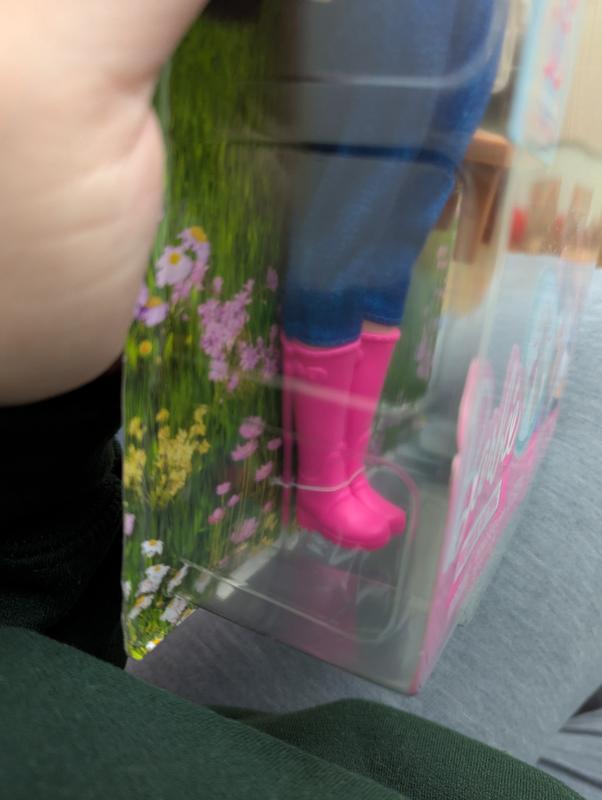 Peep the cute pink boots! I love the detail of how the lambs ears move!