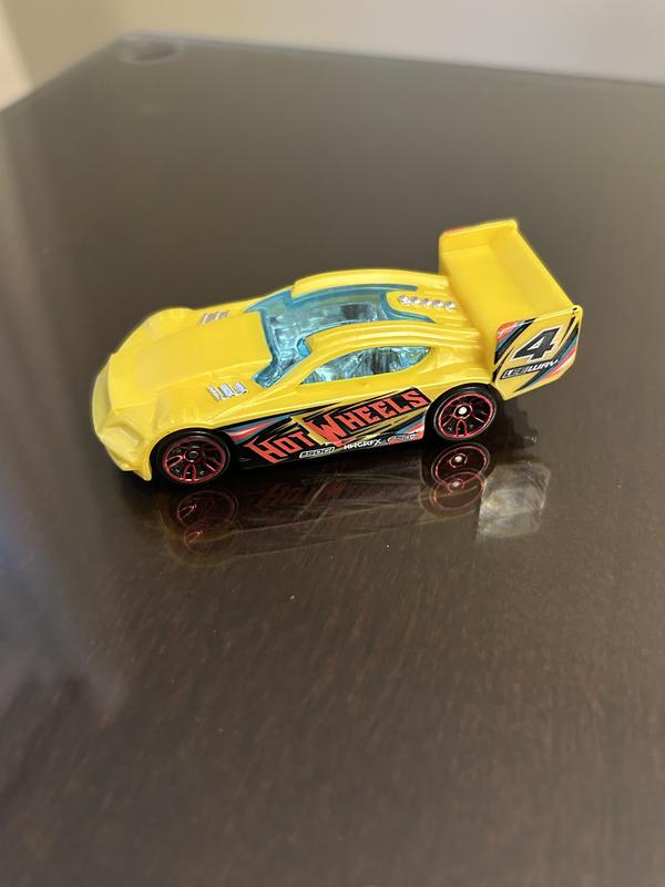 Customer photo for "Hot Wheels Speedway"