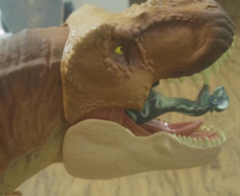 Jurassic World Super Colossal Dinossauro T-Rex - Autobrinca Online